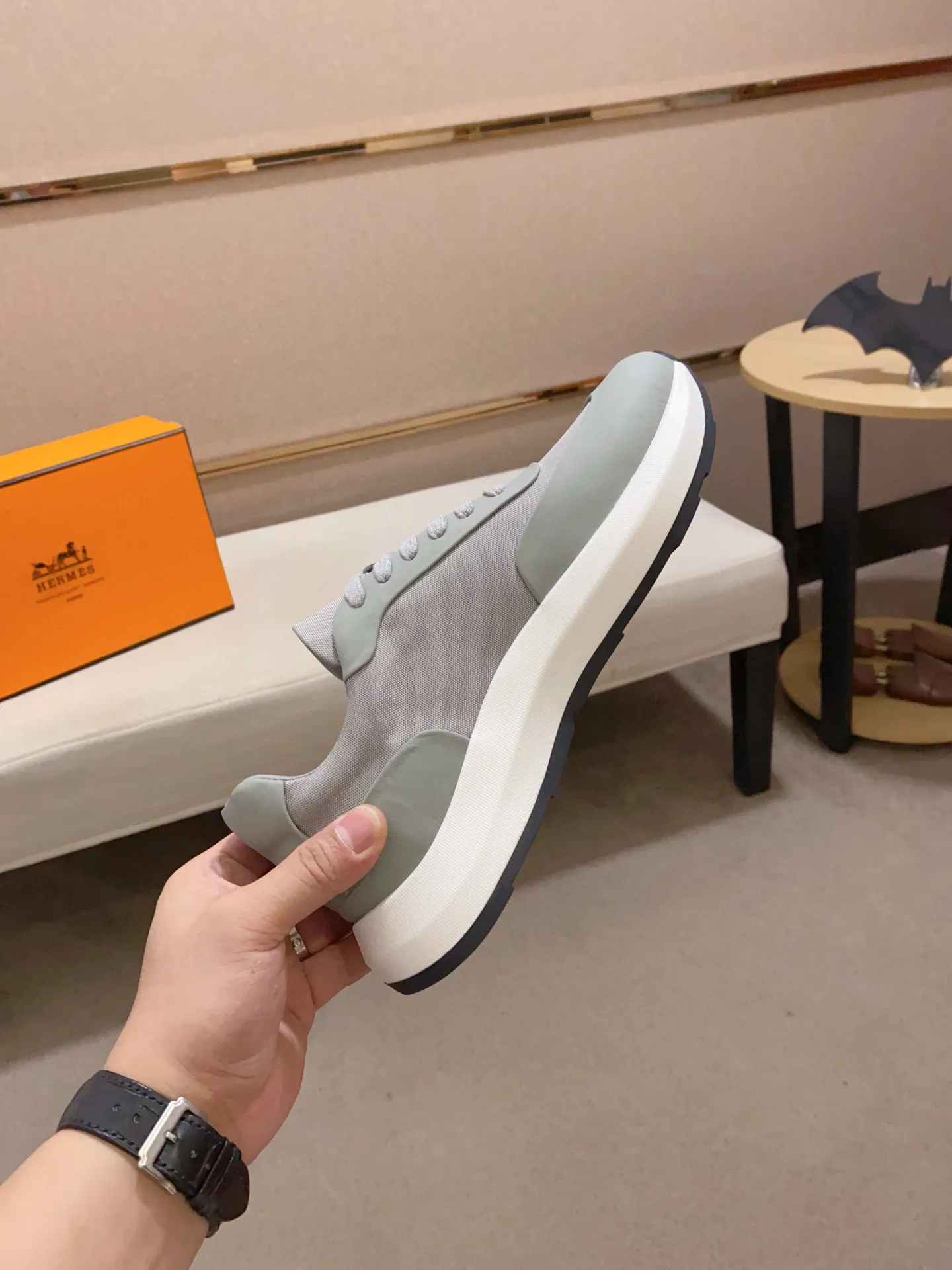 Men's clothing and shoes💰: 600💰《HERMES》【Classic Original Version】Hermès; Top 🔝 Purchasing Agency 🔍🔍Men's latest 🇺🇸 counters are on sale simultaneously, original imported from Italy ▲▲Silk cowhide with breathable fabric ▲▲ (high-end and expensive Qi·Grade) Exquisite workmanship (Italian 🇮🇹Imported water-dyed 🐂cowhide lining) Sole: Original sole provided by the original factory, ⚠️Exclusive double-layer activity·TPR·Rubber·Combined molded outsole; Super·comfortable·wear-resistant·non-slip·environmental protection The real thing is more beautiful if you take the real thing (high quality, follow the order), you can enter and exit the counter at will * Number of yards: 38·39·40·41·42·43·44# (can be customized 45.)